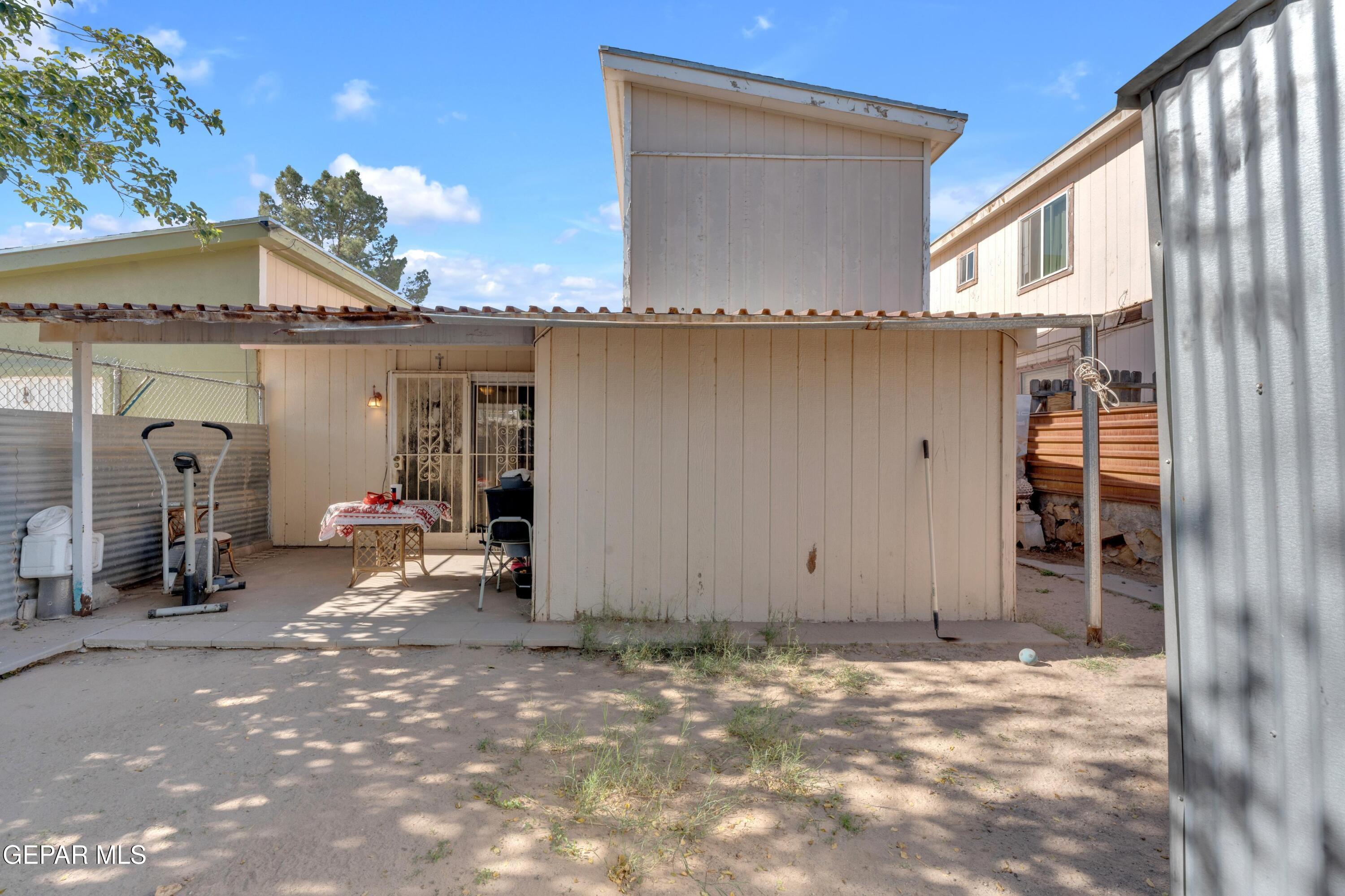 810 Silvestre Road El Paso, TX 79907 - Photo 31 of 33 a view of a house with backyard