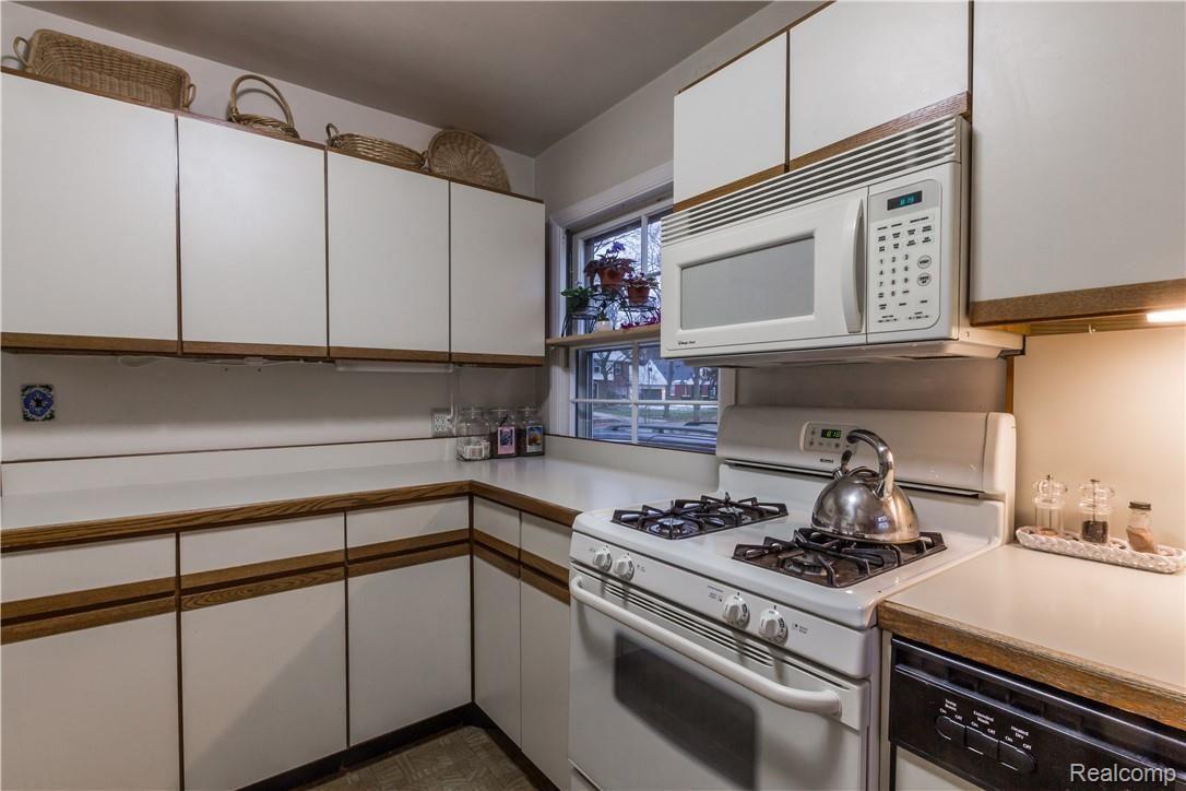 423 West Webster Road Royal Oak, MI 48073 - Photo 16 of 31 Webster-17.jpg