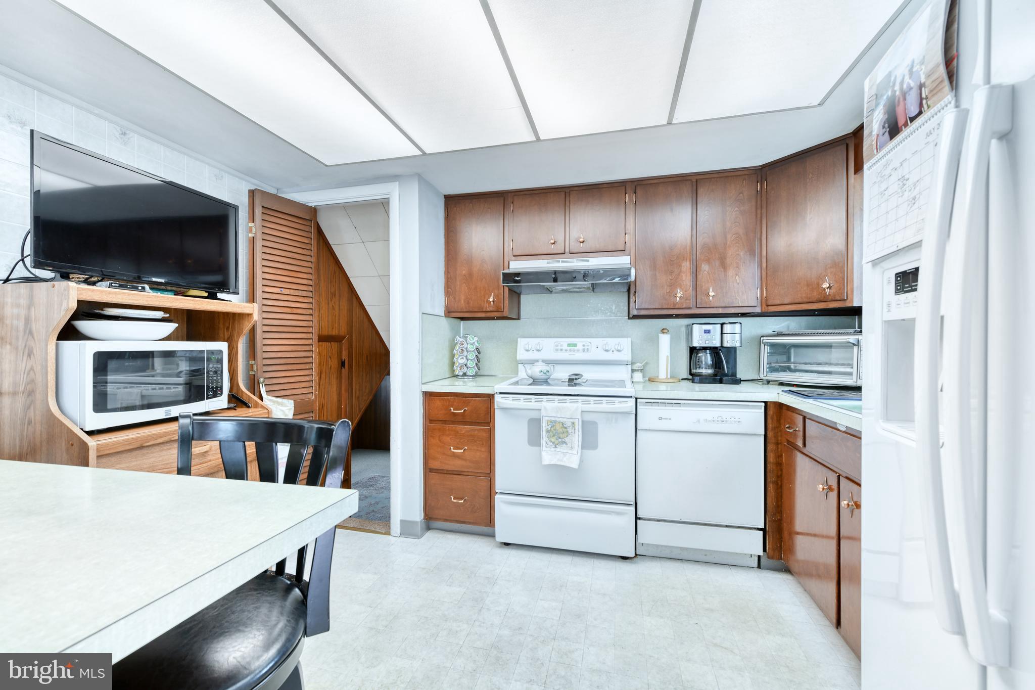 2908 Gerard Avenue Sinking Spring, PA 19608 - Photo 8 of 31