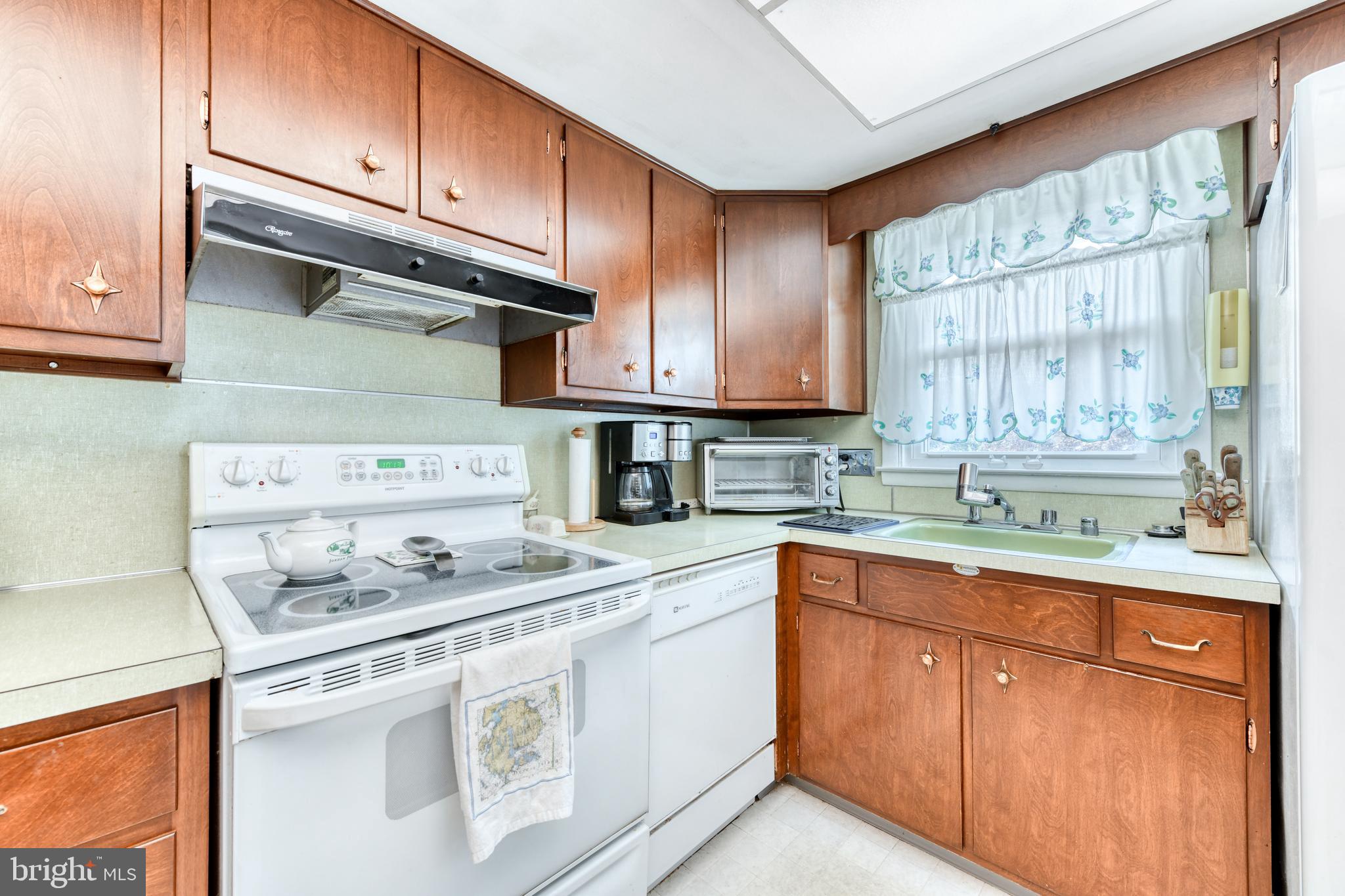 2908 Gerard Avenue Sinking Spring, PA 19608 - Photo 10 of 31