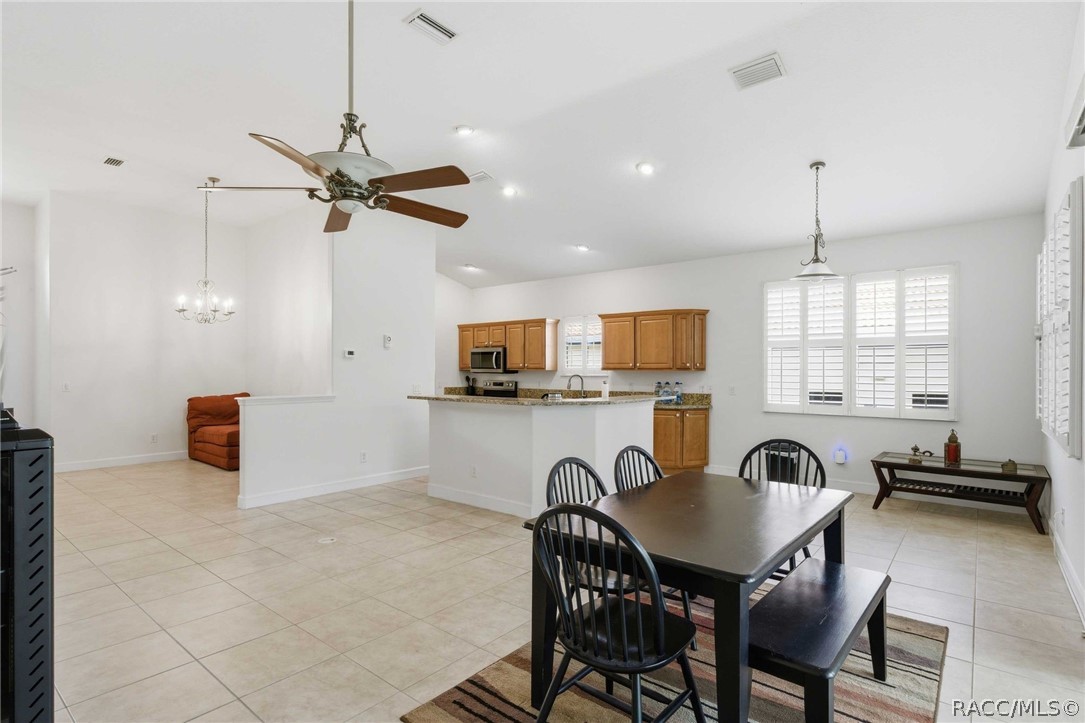 635 West Doerr Path Hernando, FL 34442 - Photo 18 of 68