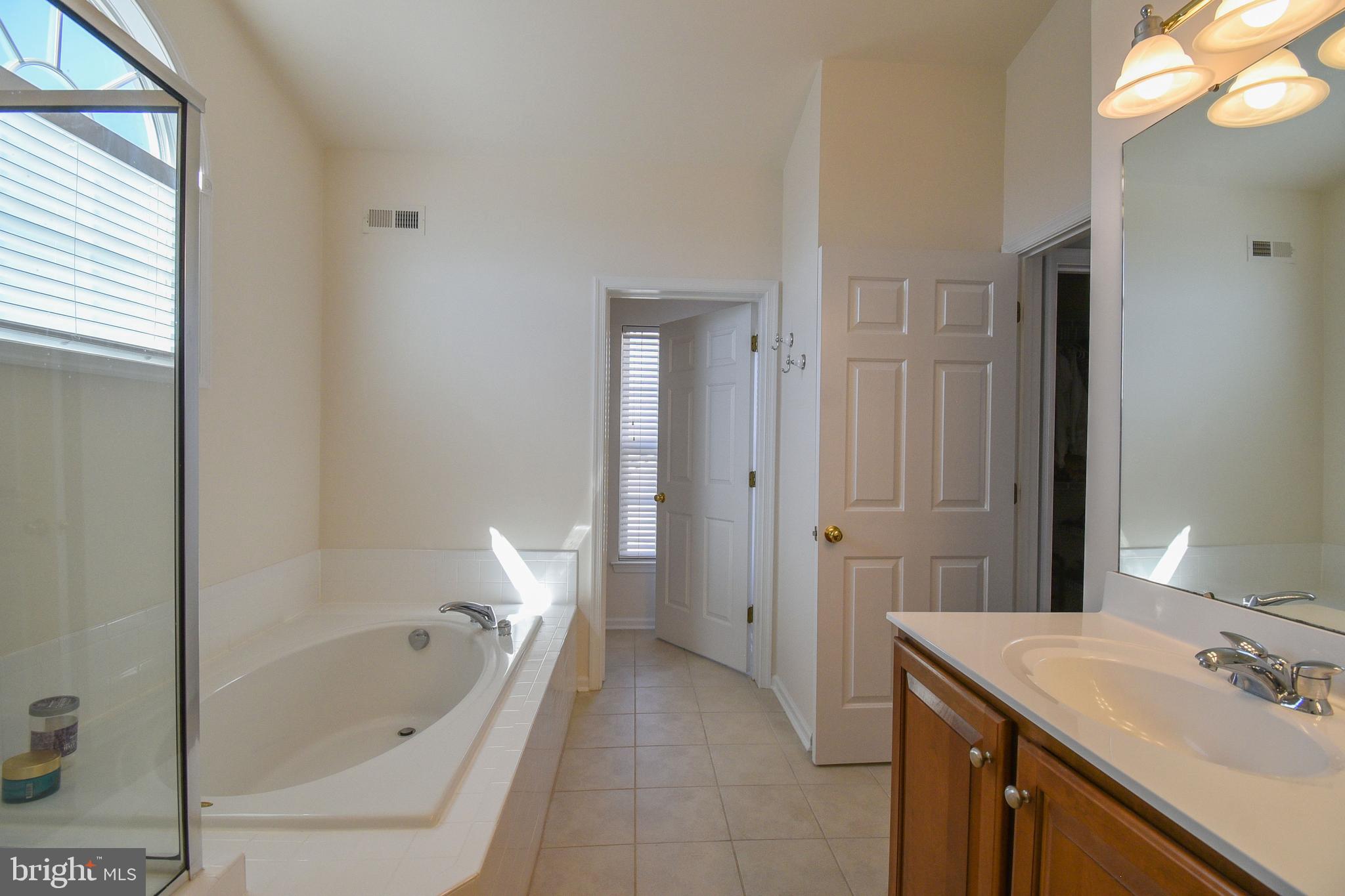 264 Barnhill Road Perkasie, PA 18944 - Photo 41 of 56 Master Bath