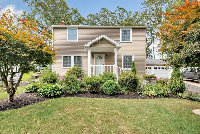 $369,890 | 70 Glen Rock Road, Waterbury, CT 06706