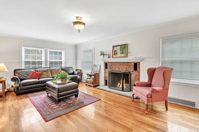 $369,890 | 70 Glen Rock Road, Waterbury, CT 06706