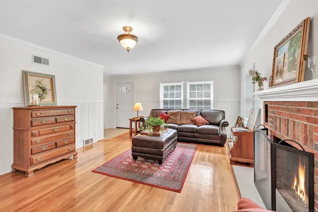 $369,890 | 70 Glen Rock Road, Waterbury, CT 06706