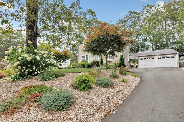 $369,890 | 70 Glen Rock Road, Waterbury, CT 06706