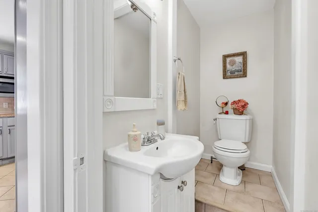 $369,890 | 70 Glen Rock Road, Waterbury, CT 06706