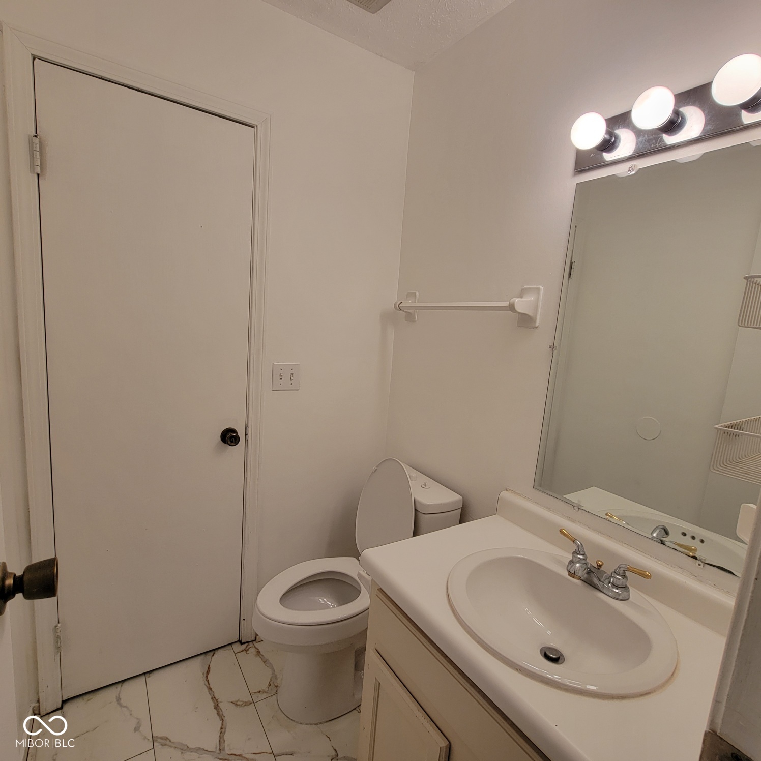 4502 Aristocrat Lane Indianapolis, IN 46235 - Photo 8 of 12