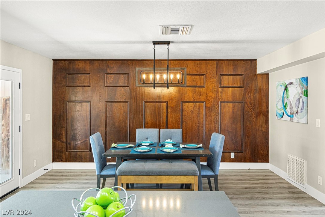 2409 PARADISE VILLAGE Way