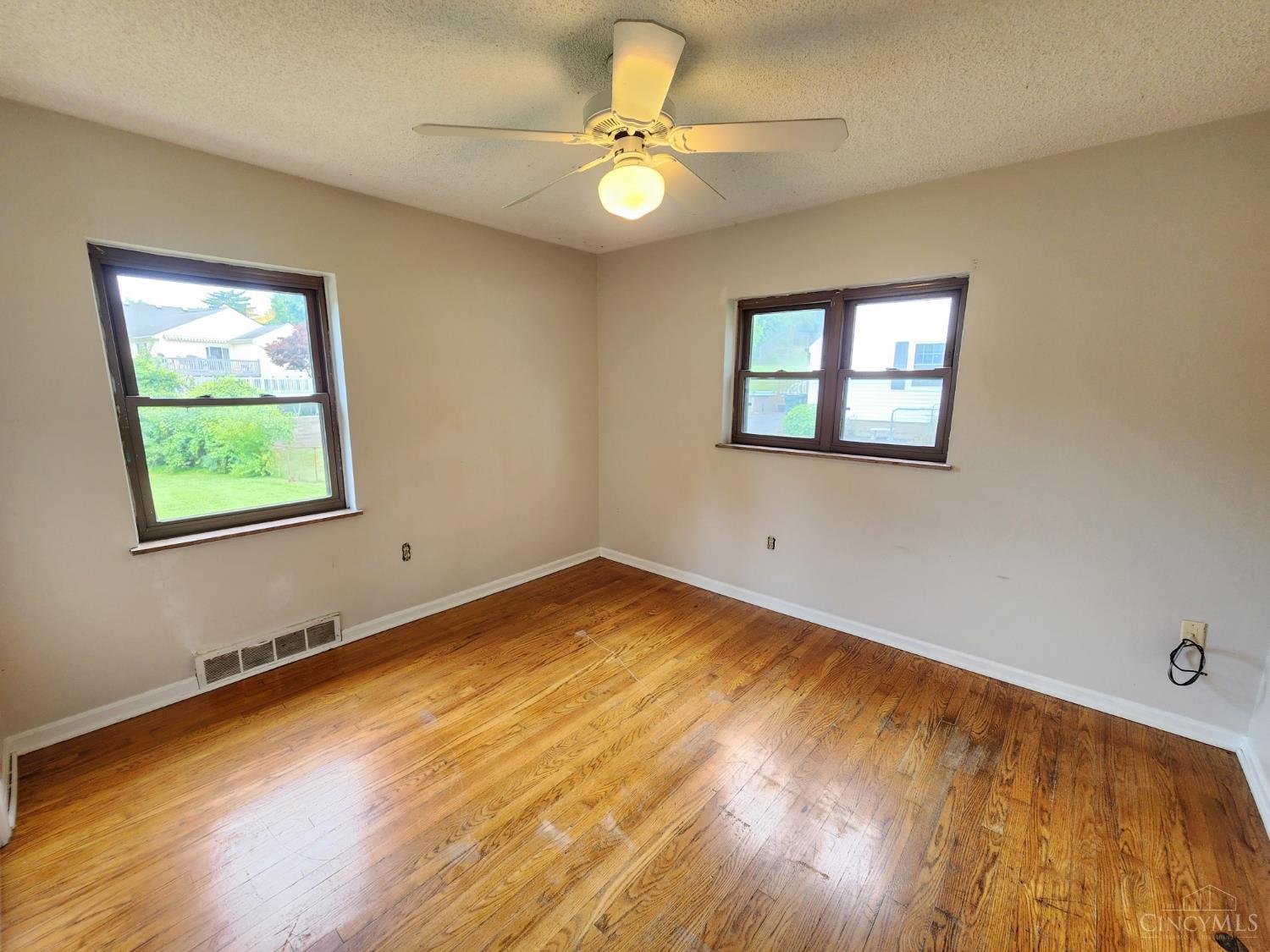 1196 Anderson Ferry Road Cincinnati, OH 45238 - Photo 6 of 11