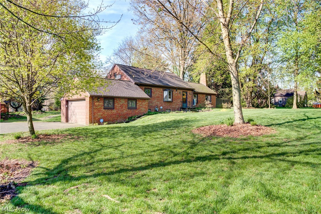 2900 Pontius Road Uniontown, OH 44685 - Photo 2 of 33 Gallery Image 2