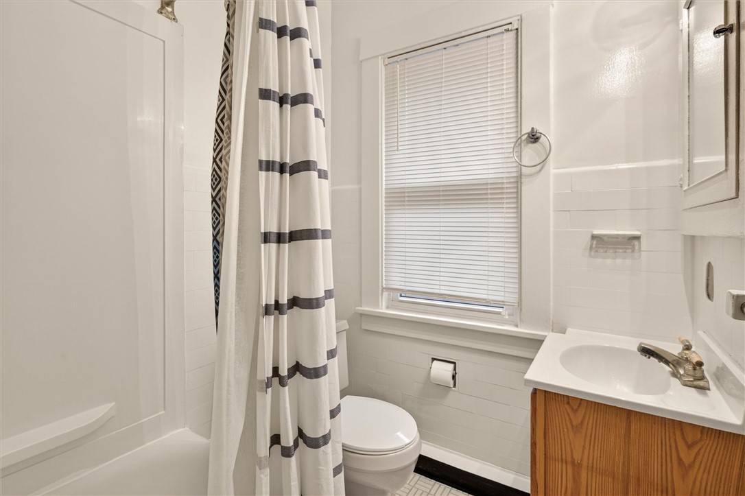 95 Culver Road Rochester, NY 14620 - Photo 20 of 50 2nd Floor Bathroom