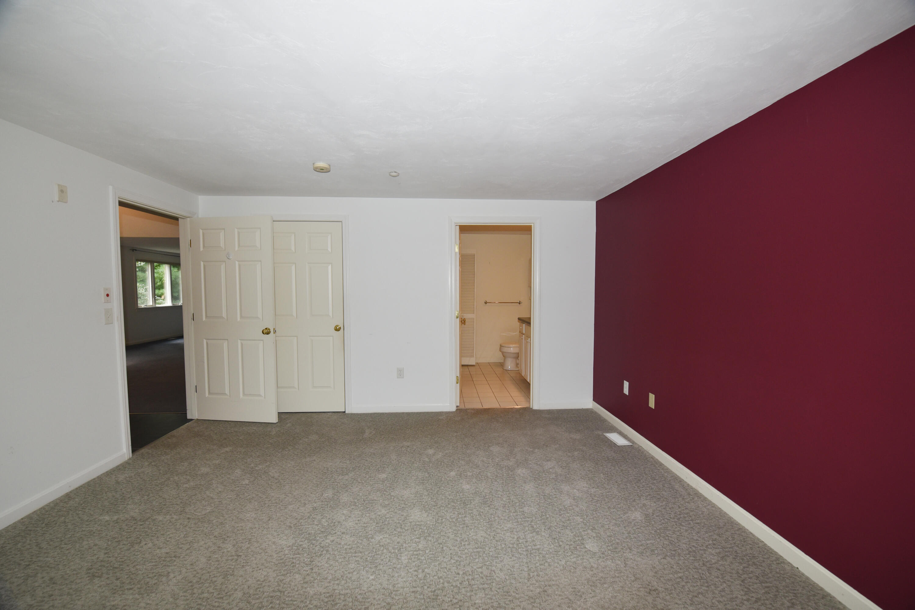 23 North Ridge Road Mashpee, MA 02649 - Photo 19 of 38 an empty room with closet area