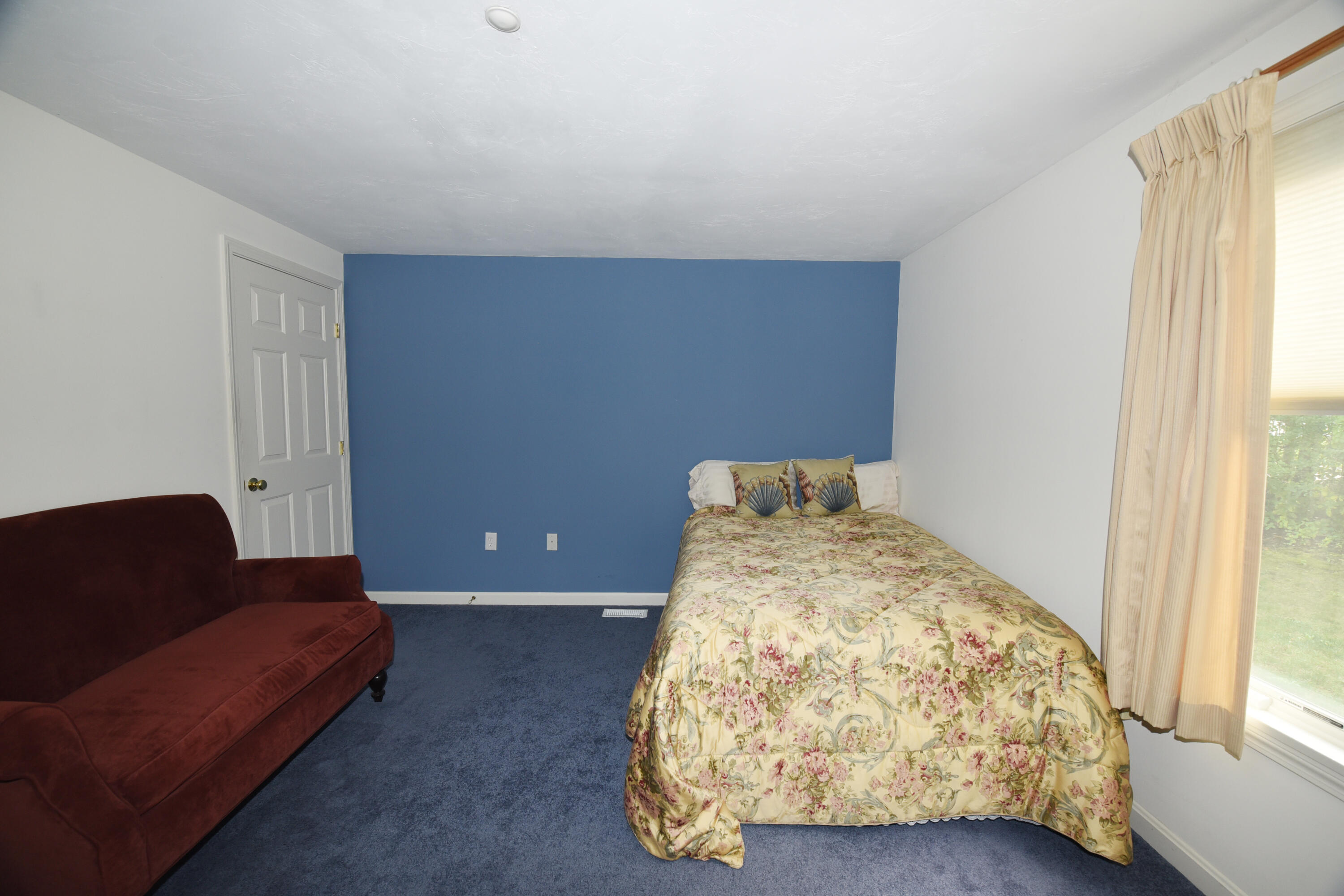 23 North Ridge Road Mashpee, MA 02649 - Photo 22 of 38 a bedroom with bed and window