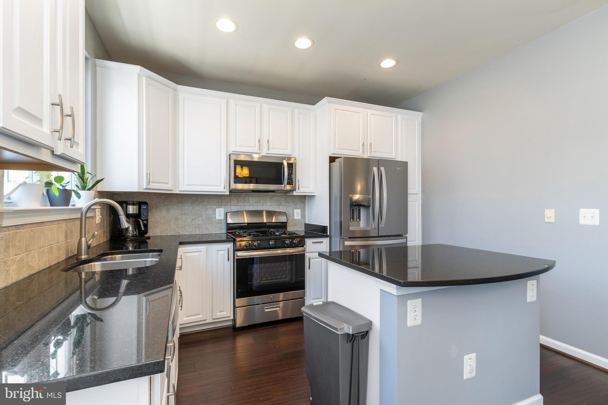 42429 Rockslide Terrace Brambleton, VA 20148 - Photo 15 of 43 Gallery Image 15