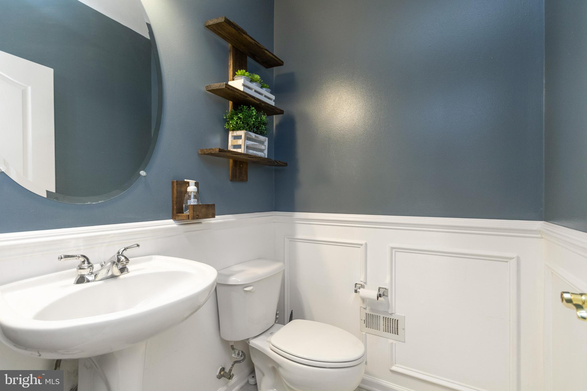 42429 Rockslide Terrace Brambleton, VA 20148 - Photo 10 of 43 Gallery Image 10
