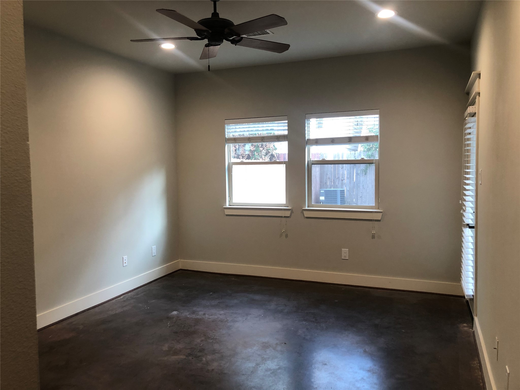 5514 Larkin Street Houston, TX 77007 - Photo 3 of 19