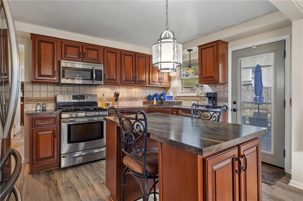 1029 Logan Road North Versailles, PA 15137 - Photo 14 of 45
