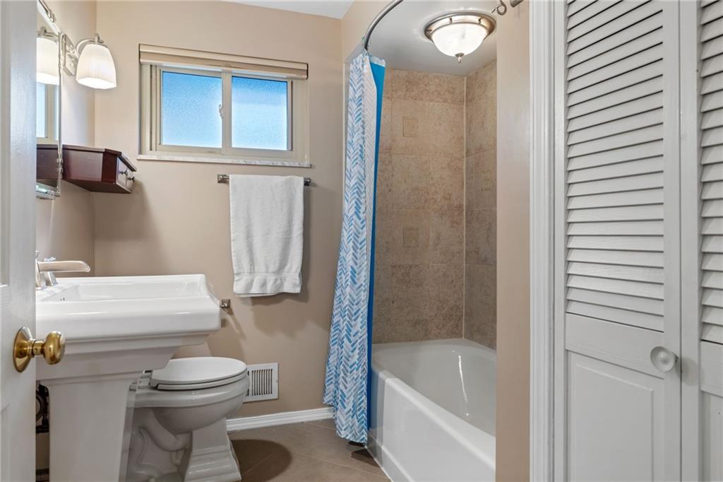 1029 Logan Road North Versailles, PA 15137 - Photo 17 of 45