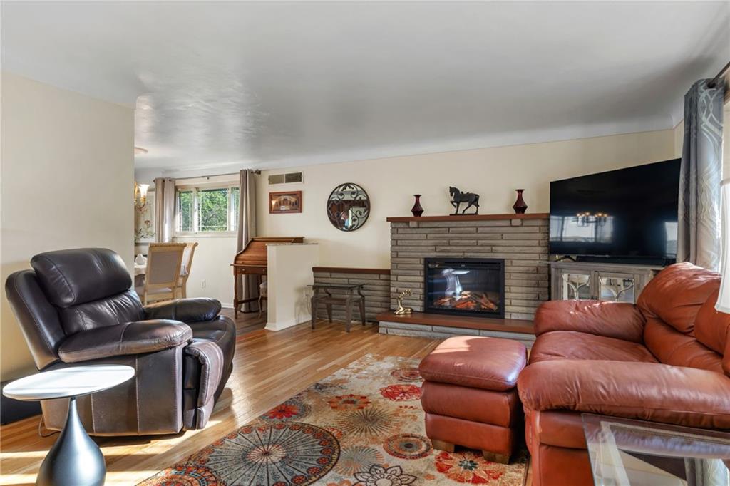 1029 Logan Road North Versailles, PA 15137 - Photo 5 of 45