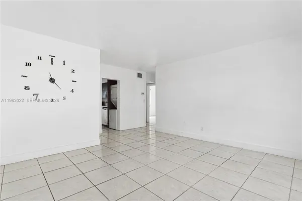 $2,700 | 732 82nd Street, Unit 1, Miami Beach, FL 33141