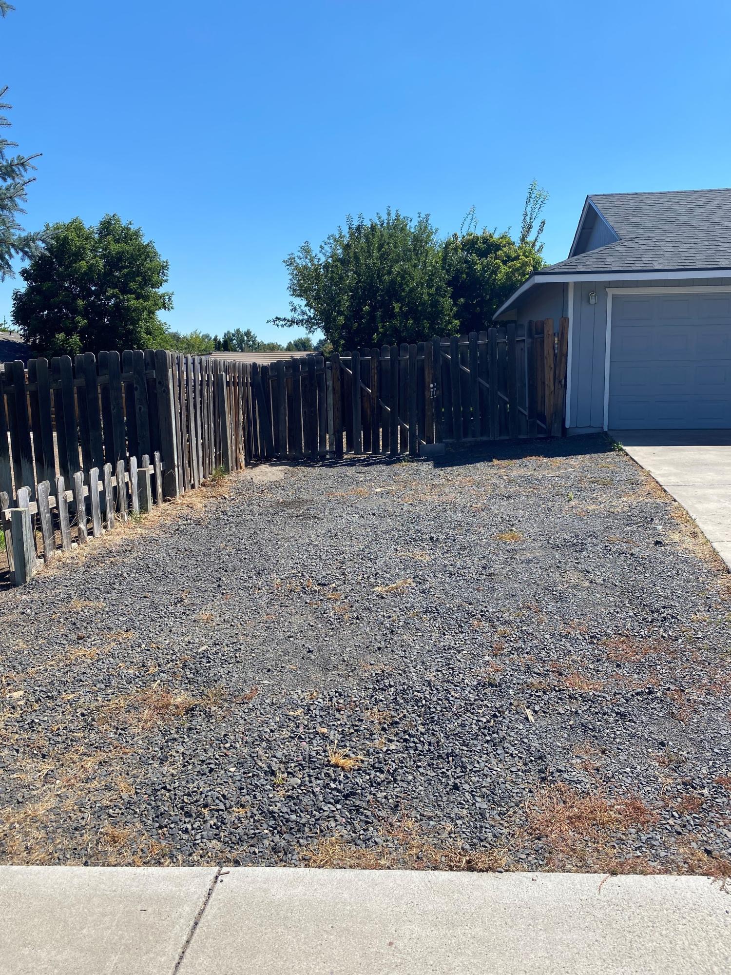 1844 Southwest 35th Street Redmond, OR 97756 - Photo 3 of 16 Front