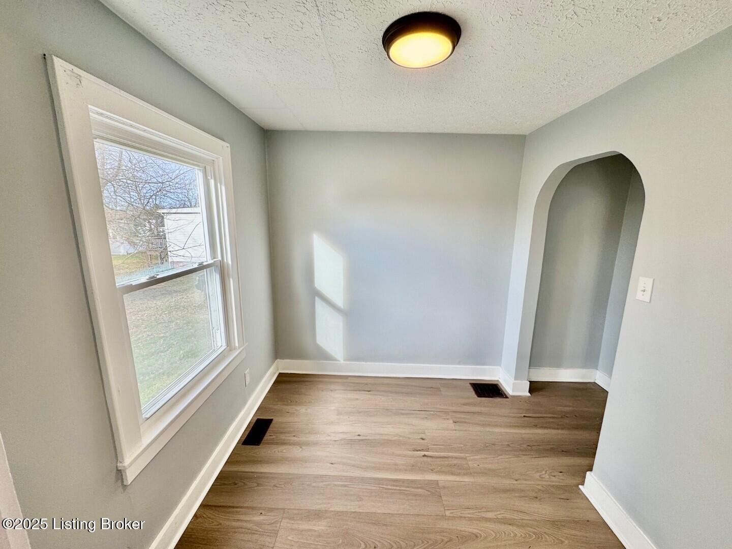 314 Covington Avenue Springfield, KY 40069 - Photo 9 of 26 009_Dining Room