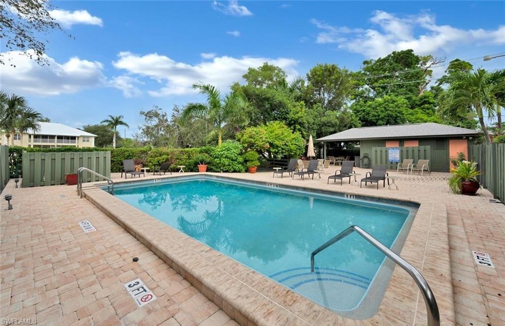 1245 Solana Road Naples, FL 34103 - Photo 19 of 22
