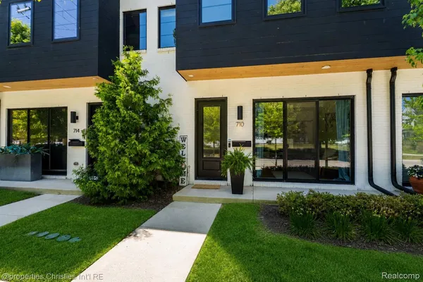 $825,000 | 710 Parent Street East, Royal Oak, MI 48067
