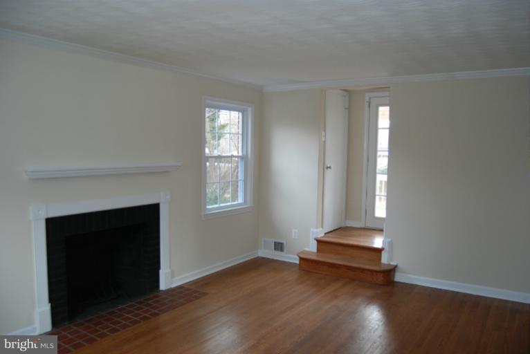 2906 Hardy Avenue Silver Spring, MD 20902 - Photo 9 of 19 Living Room