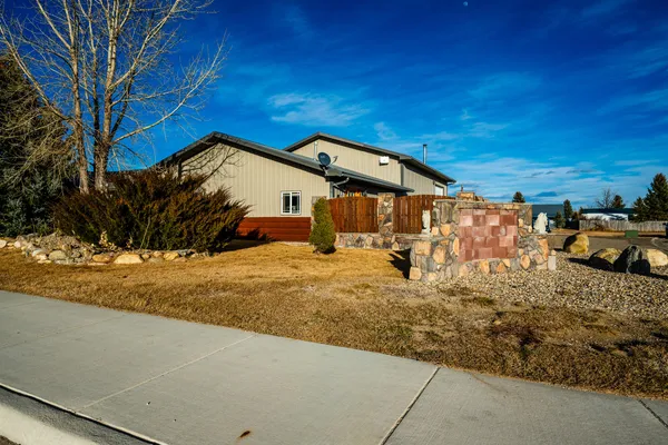 $750,000 | 201 Flatiron Drive, Buffalo, WY 82834