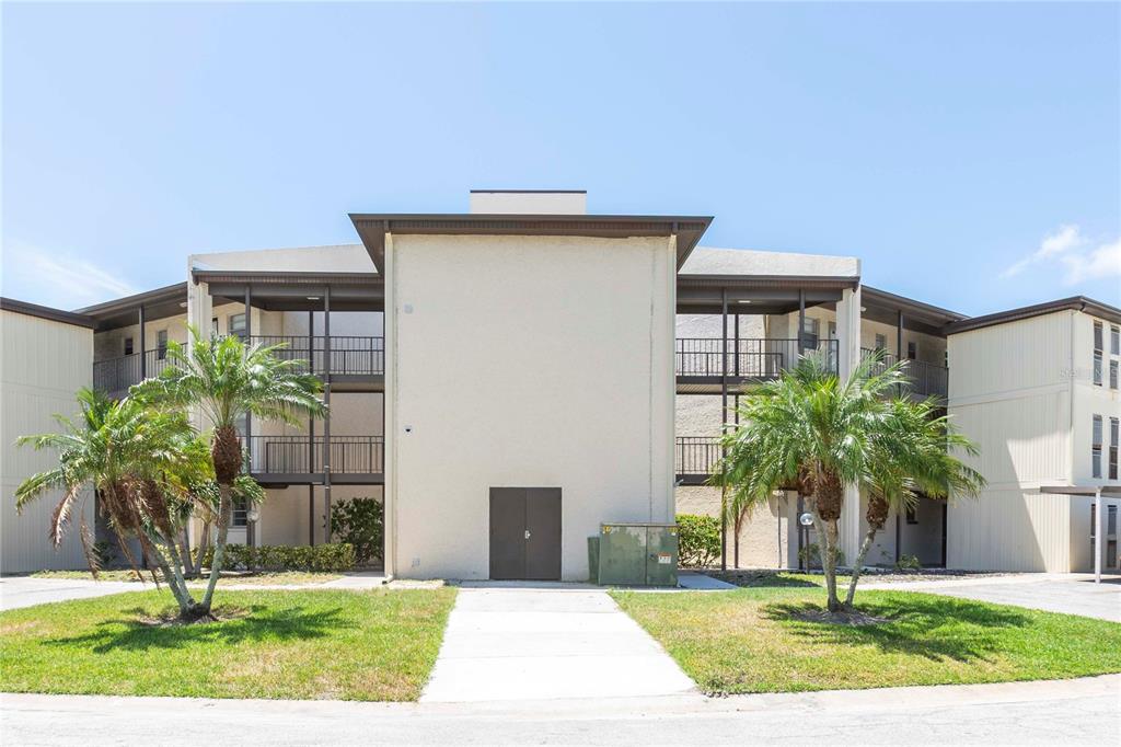 5245 Amulet Drive, Unit 108 New Port Richey, FL 34652 - Photo 2 of 30