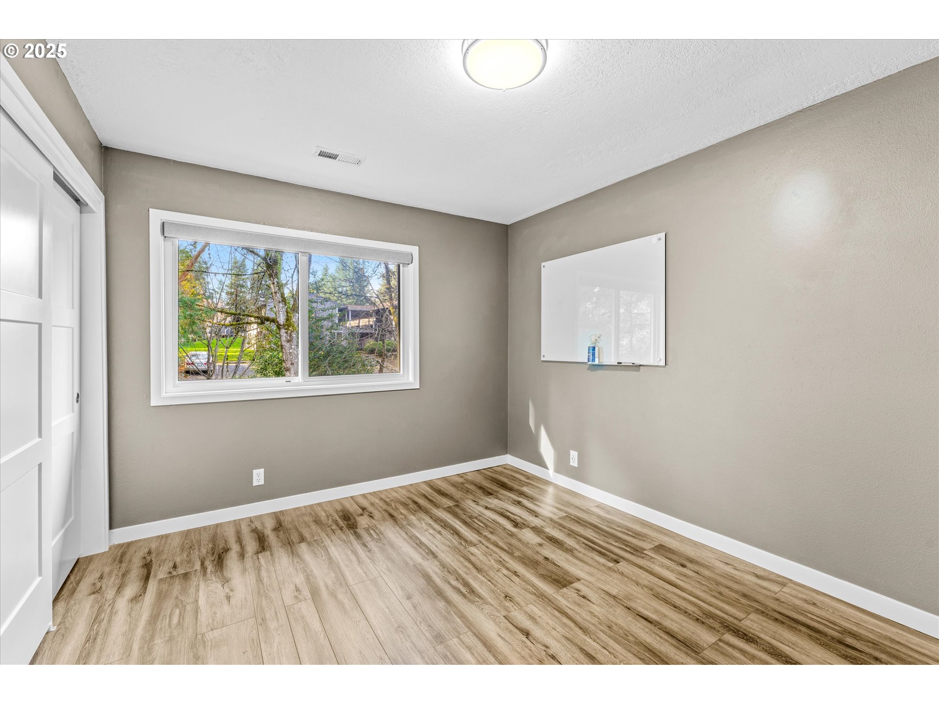 14825 Southwest 106th Avenue Portland, OR 97224 - Photo 12 of 22