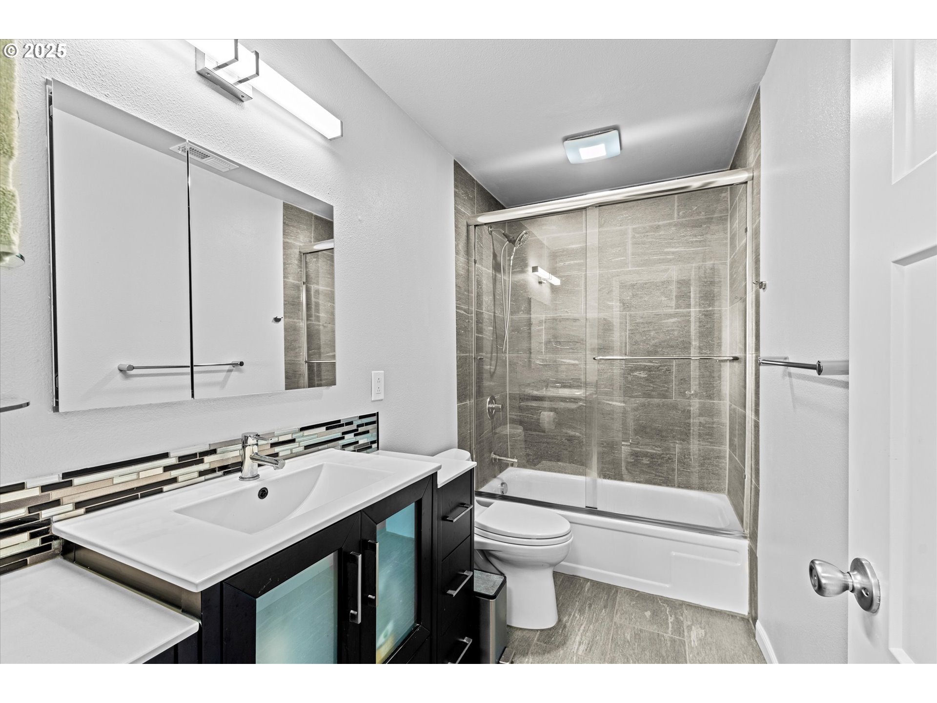 14825 Southwest 106th Avenue Portland, OR 97224 - Photo 15 of 22