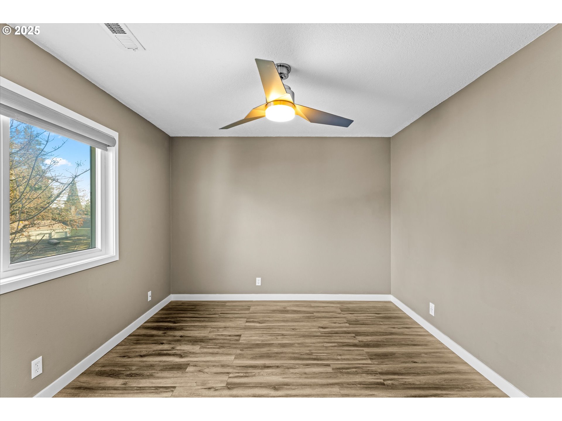 14825 Southwest 106th Avenue Portland, OR 97224 - Photo 16 of 22