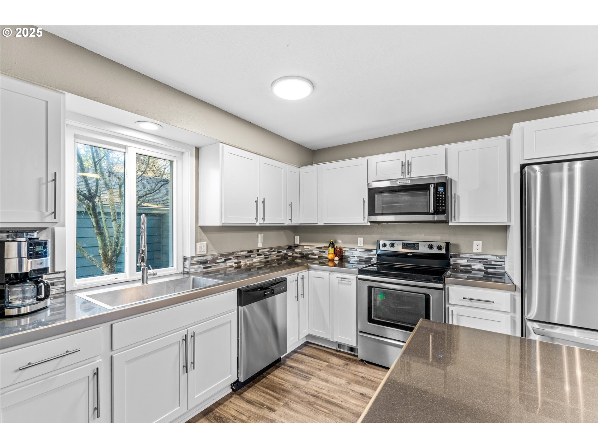 14825 Southwest 106th Avenue Portland, OR 97224 - Photo 6 of 22