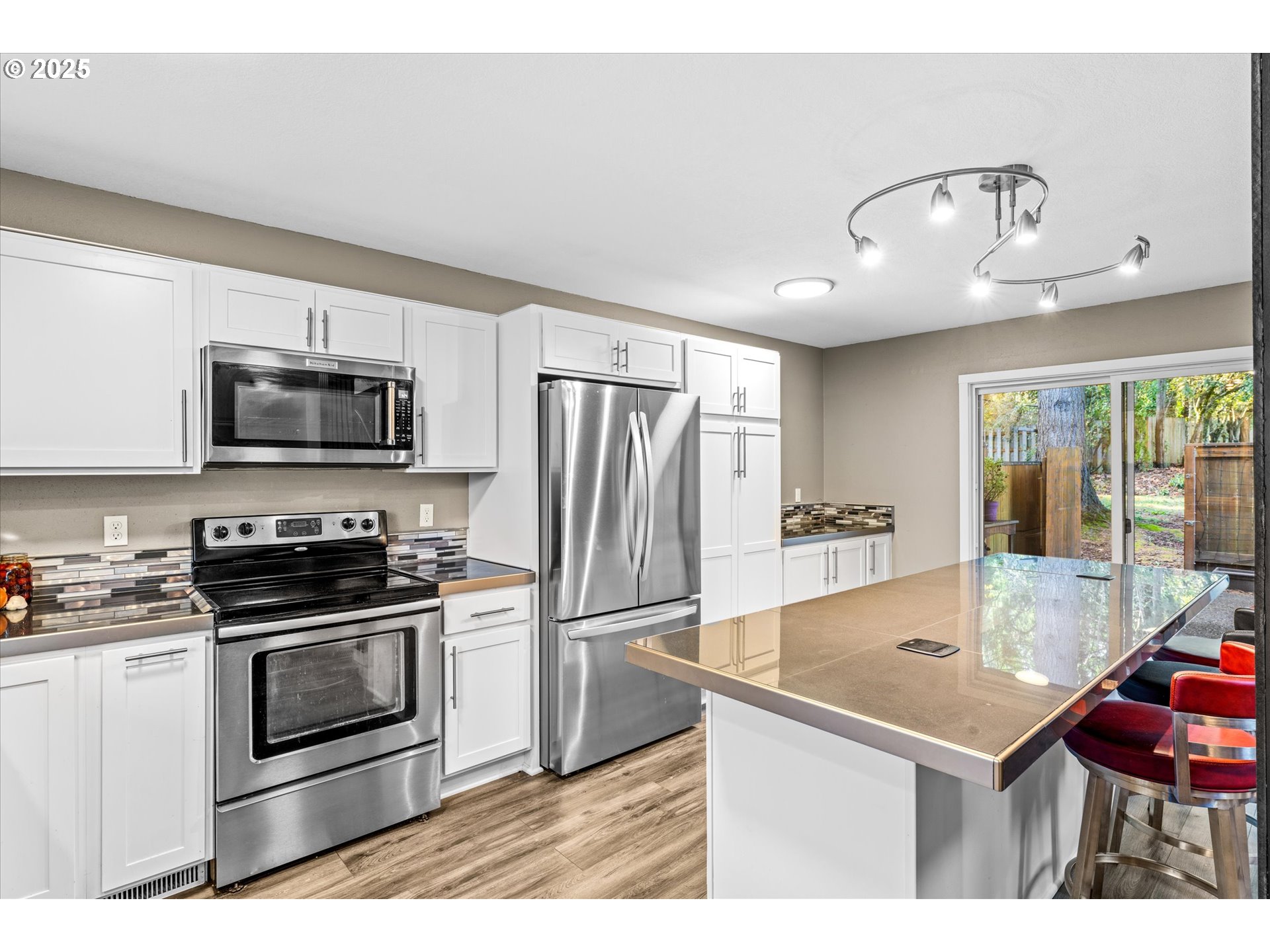 14825 Southwest 106th Avenue Portland, OR 97224 - Photo 8 of 22