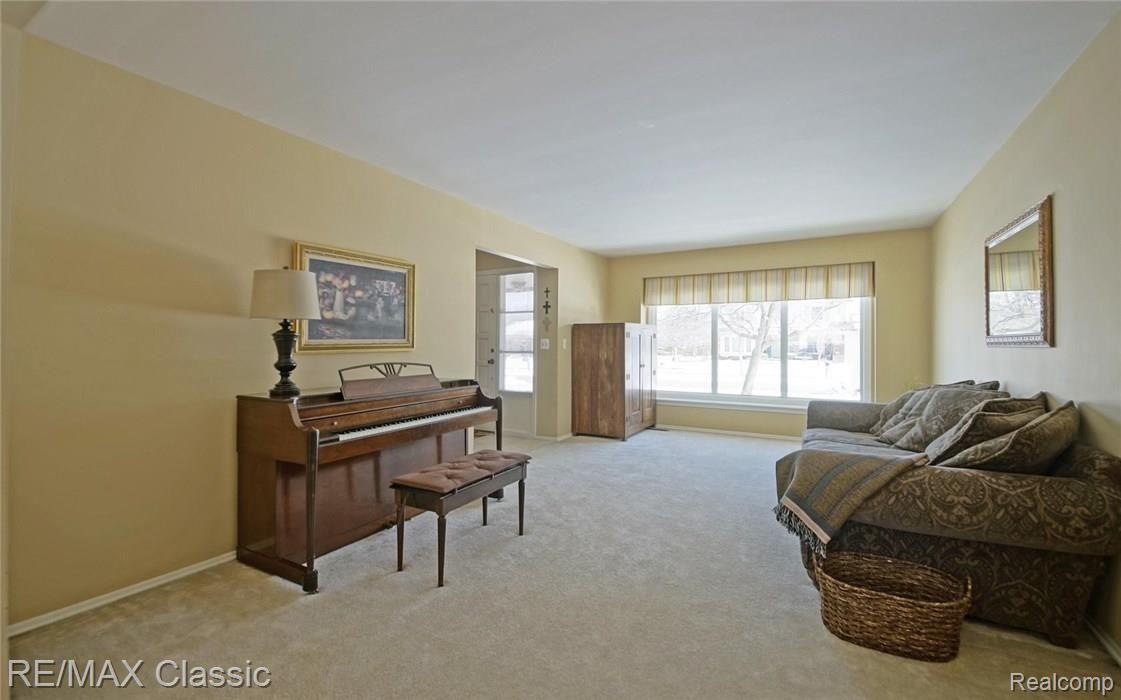 11799 Wildwing Road Plymouth, MI 48170 - Photo 9 of 26 9-photo-web-1680x1050-134612.jpg