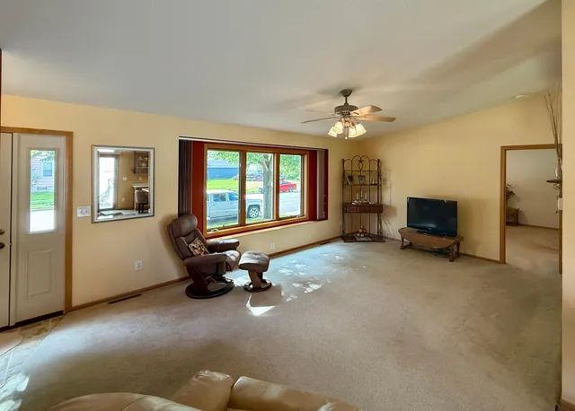 $209,000 | 510 Ash Avenue, Bird Island, MN 55310