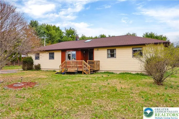 $284,000 | 3134 Ross Road, Saylorsburg, PA 18353
