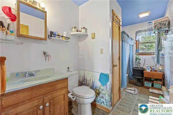 $284,000 | 3134 Ross Road, Saylorsburg, PA 18353