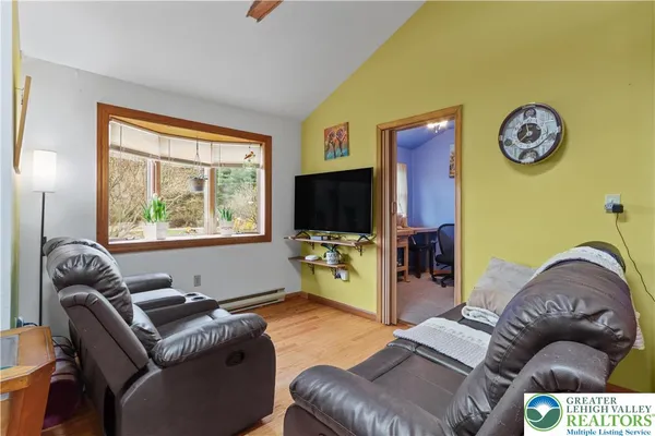 $284,000 | 3134 Ross Road, Saylorsburg, PA 18353
