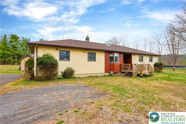 $284,000 | 3134 Ross Road, Saylorsburg, PA 18353