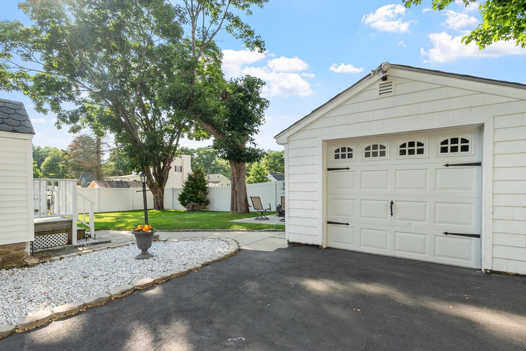 17 Tedesco Road Methuen, MA 01844 - Photo 6 of 31