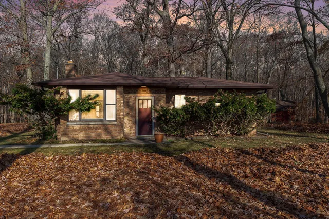 $650,000 | 6629 West East Road, Three Oaks, MI 49128