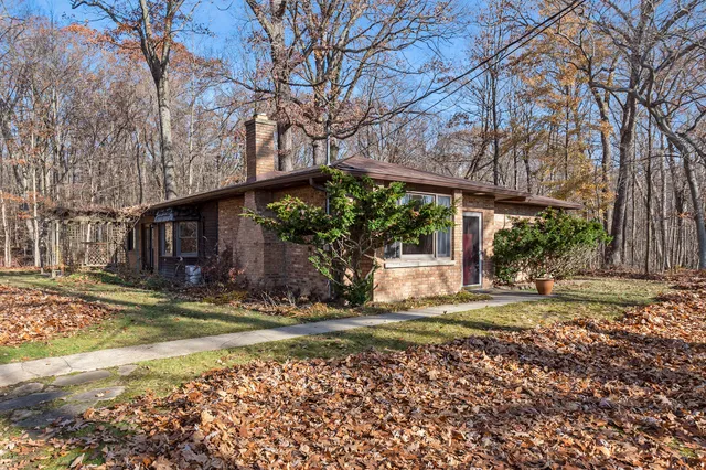 $650,000 | 6629 West East Road, Three Oaks, MI 49128