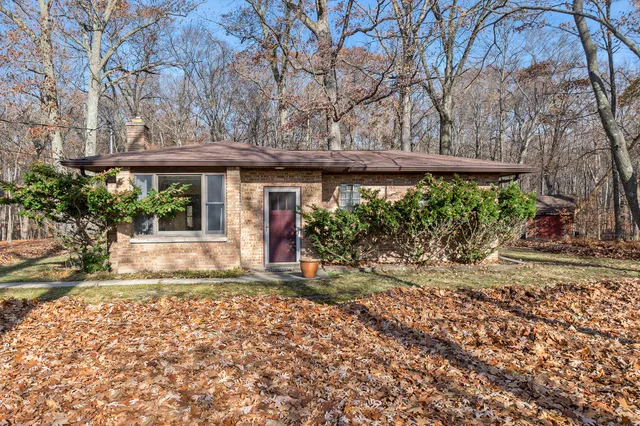 $650,000 | 6629 West East Road, Three Oaks, MI 49128