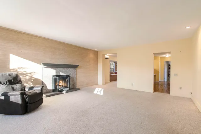 $650,000 | 6629 West East Road, Three Oaks, MI 49128