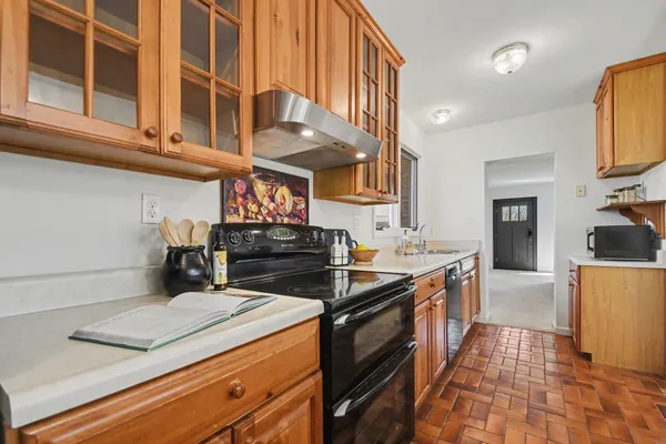 $599,900 | 6629 West East Road, Three Oaks, MI 49128