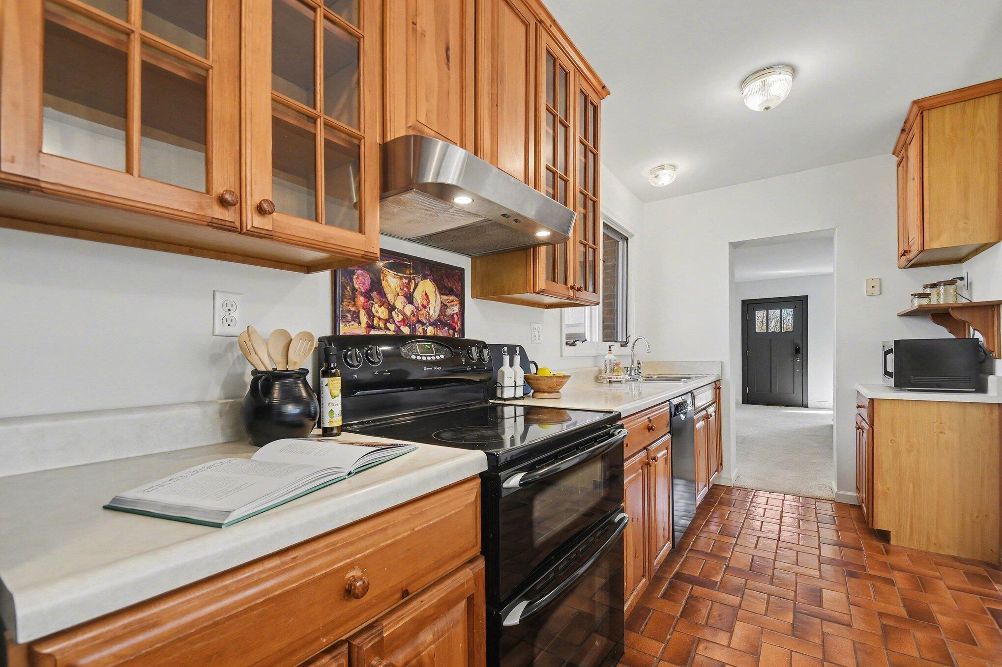 6629 West East Road Three Oaks, MI 49128 - Photo 5 of 44 007_file_9386